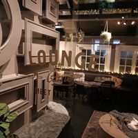 Picture from entrance to cat lounge at Java Whiskers in London