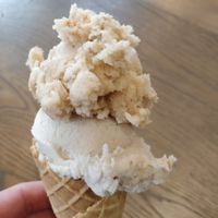 Apple-Pecan-Crumble, Hazelnut-Almond at Wei&Wei Eiswerkstatt in Aachen