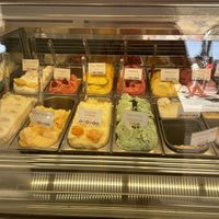 Great vegan offer (all fruits sorts, pistachio and dark chocolate)  at Gelati Dino in Sitges