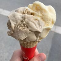 Helado de pistacho  at Gelati Dino in Sitges