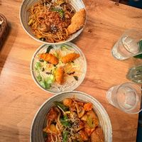 Terriyaki, shrimps en derde gerecht weet ik niet meer at La Vegana in Warsaw
