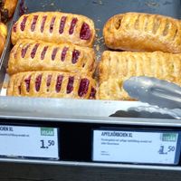vegan cherey and apple turnover at Back-Factory in Hamburg