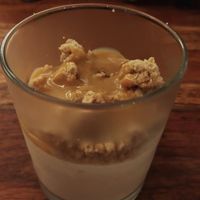 Cheesecakecreme mit Streuseln und Karamell at Pfannenzauber in Aachen