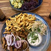 Rouladen mit Rotkohl und Kartoffeln und Dönerteller  at Pfannenzauber in Aachen