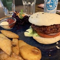 Burger & Kartoffelspalten at Pfannenzauber in Aachen