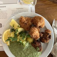 Grüne Soße mit Salzkartoffeln und Blumenkohl   at Darmstädter Ratskeller Hausbrauerei in Darmstadt