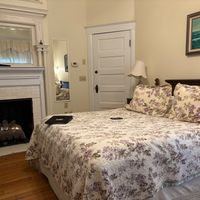 Magnolia Suite, with working gas fire place, much cozy  at Friendly City Inn in Harrisonburg