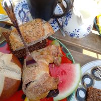 Schoko-bananen-croissant und Brötchen vom großen Frühstück vom 28.02.26 at BABA Handmade Cafe in Leipzig