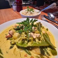 Green curry with seasonal vegetables 26€ at De Garage in Kortrijk