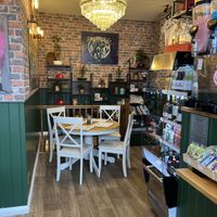 Lovely shop area  at Pinch in South West London