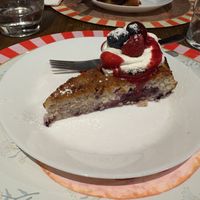 Torta di mirtilli e limone con panna veg   at Brac Libreria di Arte Contemporanea in Florence