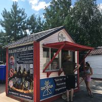 Market kiosk view at Tulsky Beryozovy Kvass Bragin Verkh in Tula