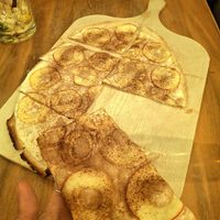 vegan sweet Apple-cinnamon flatbread for dessert at Le Feu in Bremen