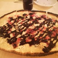 Veganer Flammkuchen des Monats (Oreo, Schokosauce, Beeren) at Le Feu in Halle