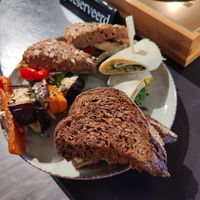 Gegrilde groente spies, hummus wrap, broodje met walnoten en een soort fruitige compote en broodje gegrilde groente at De Kribbe in Wilp