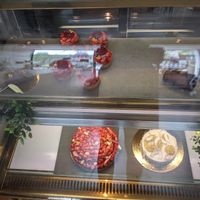 Delicious cakes in small and big format at Pâtisserie Zébulon in Montreal