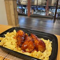 Vegan Mac with bbq wings at Vegan Bodega in New Britain