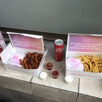 Burger boxes to go  at Naked Burger - 6ème in Paris