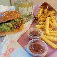 'Chick'n Avocado' burger, fries, ketchup & iced tea maté (18.90€) at Naked Burger - 6ème in Paris