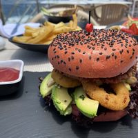 Vegan 🍔 at Sea View in Porto Moniz