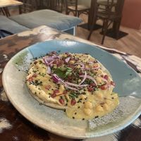 Indian bread with hummuss  at La Mujer de Verde in Mallorca