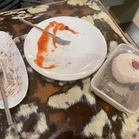 Truffles and cheesecake gone! And Ferrero Rocher/Kinder Bueno to go, which did not last all that long 🤤  at La Mujer de Verde in Mallorca