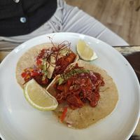 Taco met artisjok at La Mujer de Verde in Mallorca