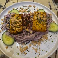 Thai-style tofu with rice noodles and red cabbage at La Mujer de Verde in Mallorca