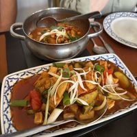 Massaman vegan curry en zoetzure curry   at Buddha Garden in Apeldoorn