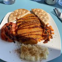 The vegan „burger" at Avli Cafe in Thirasia