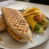 Panini with vegan chicken, bacon and cheese sauce at SOFT in Beringen