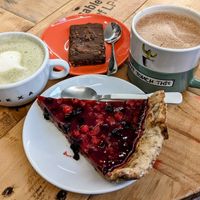Matcha, mocha, cakes - all vegan and fairly priced at Kitsch Café in Epernay