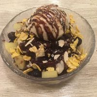 Bingsu, I was not a fan of this. Very icy at Loving Hut Gangnam-gu - 러빙헛 in Seoul