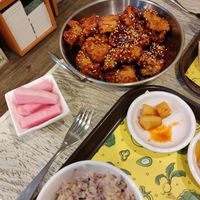 Fried vegan chicken at Loving Hut Gangnam-gu - 러빙헛 in Seoul