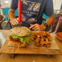 Vegan burger at Sabor'art Café in Nazare