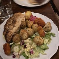 🥗 at John Scott's in Lund