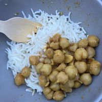 Chana curry et riz  at Oddiyana Garden in Peyzac-le-moustier