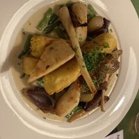 Zitronengraspolenta, Brechbohnen, Zwiebeln und Petersilienwurzel  at Gasthaus Bürgerstüble in Sankt Peter