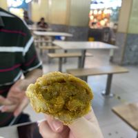 Curry puff is good 👍🏻 well recommended by the consumers here 😇 at Xi De Li 西得利 - Marsiling in North Singapore