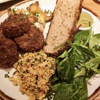 Cous cous,falafel y patatas con all i oli vegano  at Margarito in Valencia