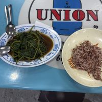 Sweet potato leaves with brown rice 🥬 🍚  at Nature Vegetarian Delights 大自然素食 - Bukit Purmei in Central Singapore