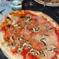 Pizza funghi at La Terrazza in Valencia
