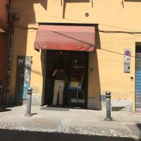 hidden pasta place window at Pasta Fresca Naldi in Bologna