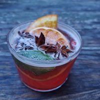 Alcohool-vrij gluwijn at Vegan Food Tour Utrecht in Utrecht