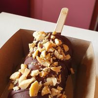 Vegan snickers icecream at First Eet in Arnhem
