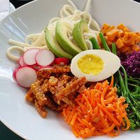 Vegan noodles salad with vegan egg at First Eet in Arnhem