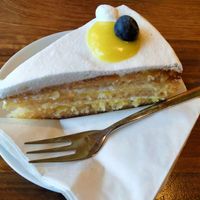 Very sweet vegan vanilla lemon cake at First Eet in Arnhem