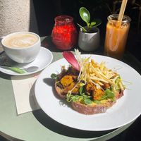 Vegan chicken and mango sandwich  at First Eet in Arnhem