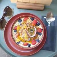 Smoothiebowl mango passionfruit at First Eet in Arnhem