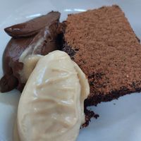 Chocolate Cake and Peanut Butter Ice cream. So yum!   #Veganuary at Pizza Papi in Tulum